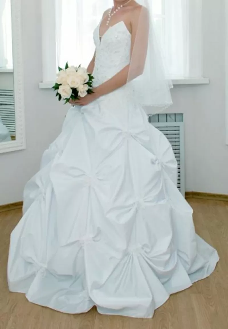 Продам платье свадебное р-р 42
